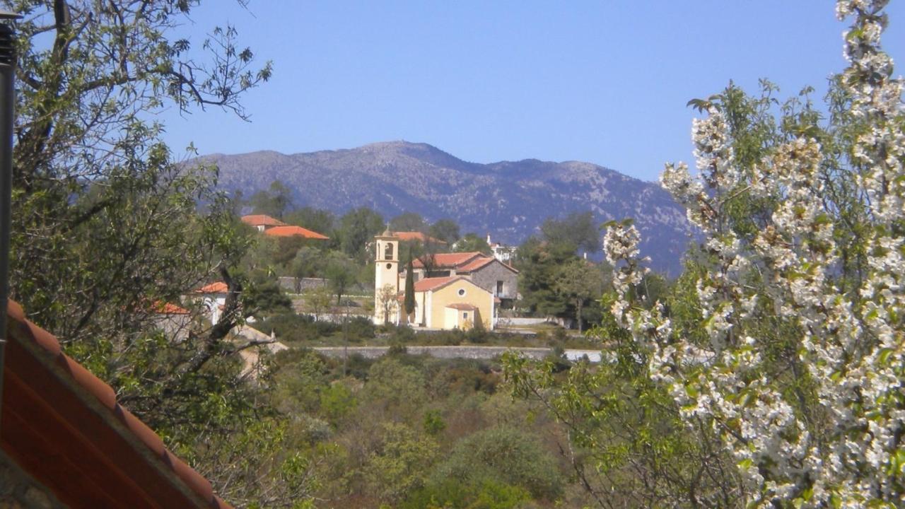 Stone House In A Quiet Landscape, Leonidion Villa Eksteriør bilde